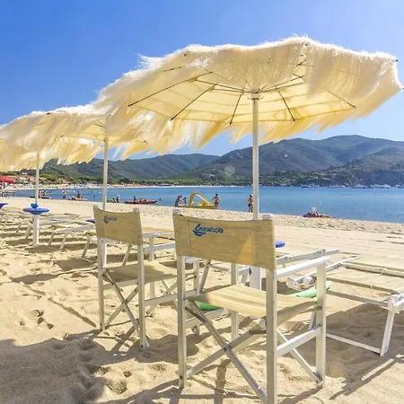 Trilocale Mediterraneo Apartment *